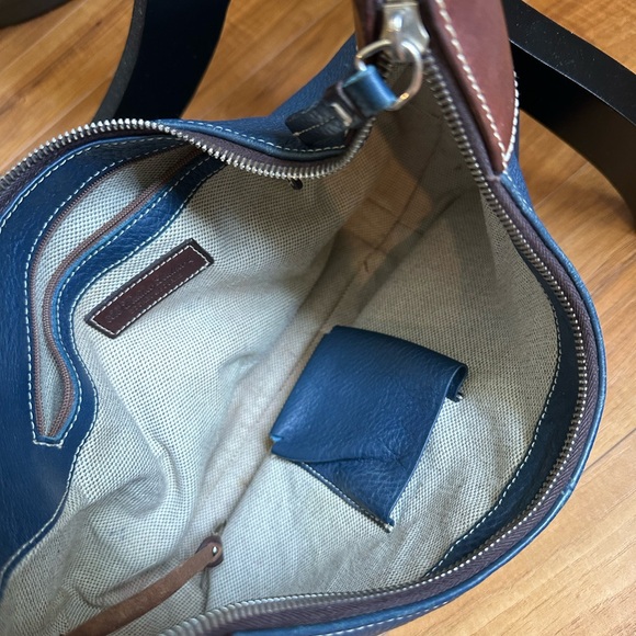 Vintage Dooney & Bourke Navy and Tan  Leather Hobo Bag - Picture 11 of 16
